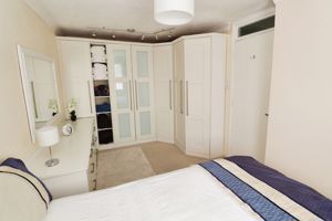 Osbornes Court- click for photo gallery